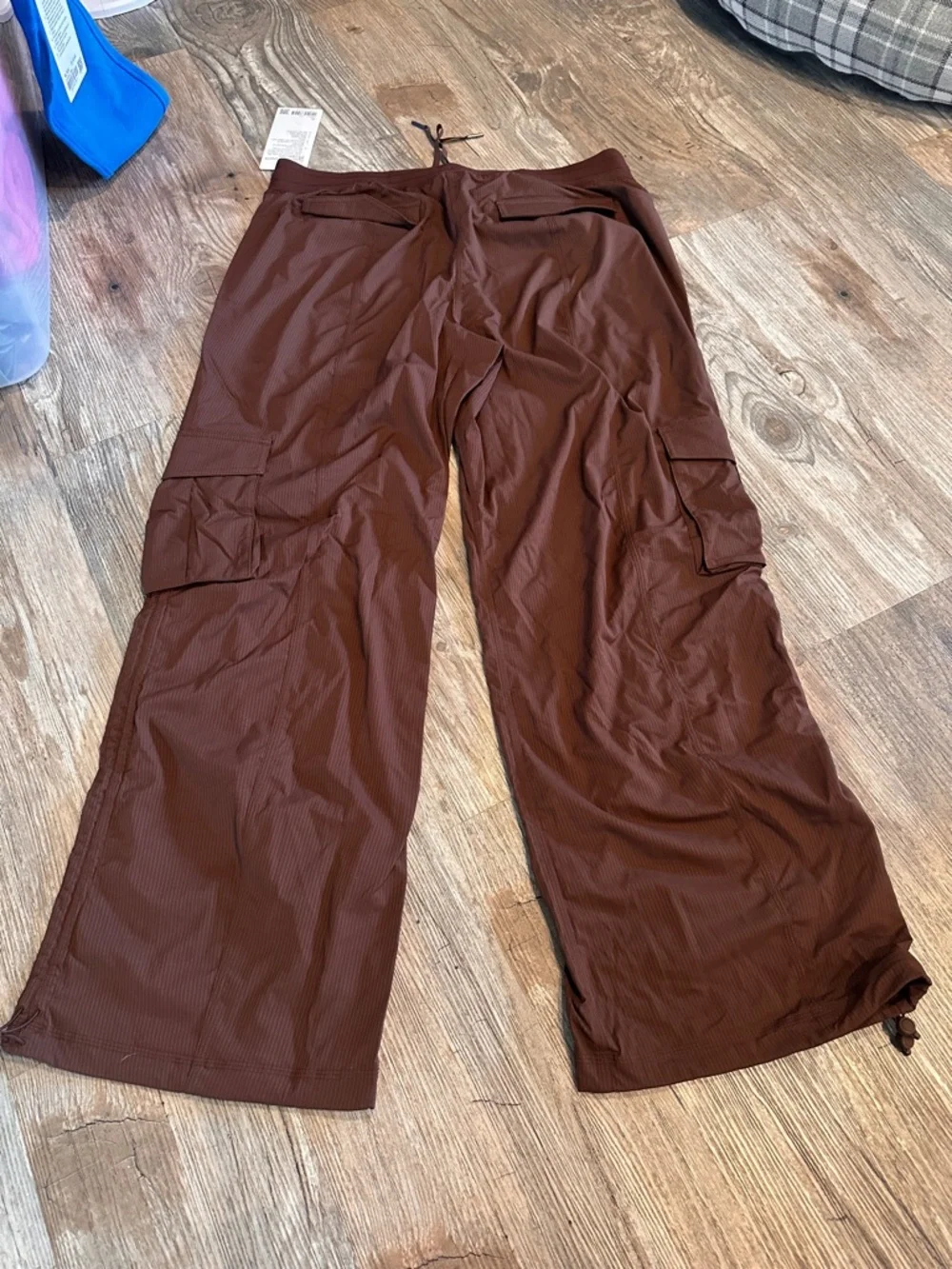NEW with tags! Lululemon Dance Studio Relaxed-Fit Mid-Rise Cargo Pant
Lava Cake - Picture 4 of 8
